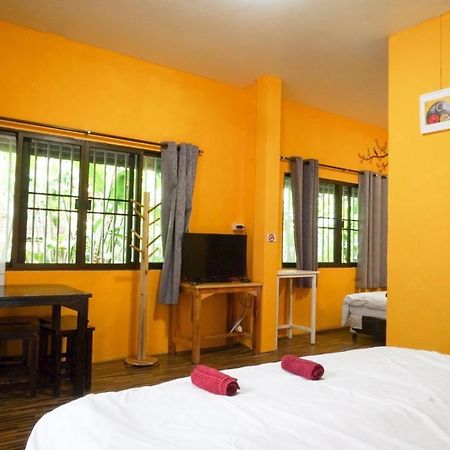 Chongrak Guesthouse Τσιάνγκ Μάι Εξωτερικό φωτογραφία