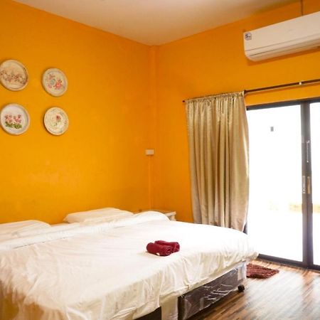 Chongrak Guesthouse Τσιάνγκ Μάι Εξωτερικό φωτογραφία