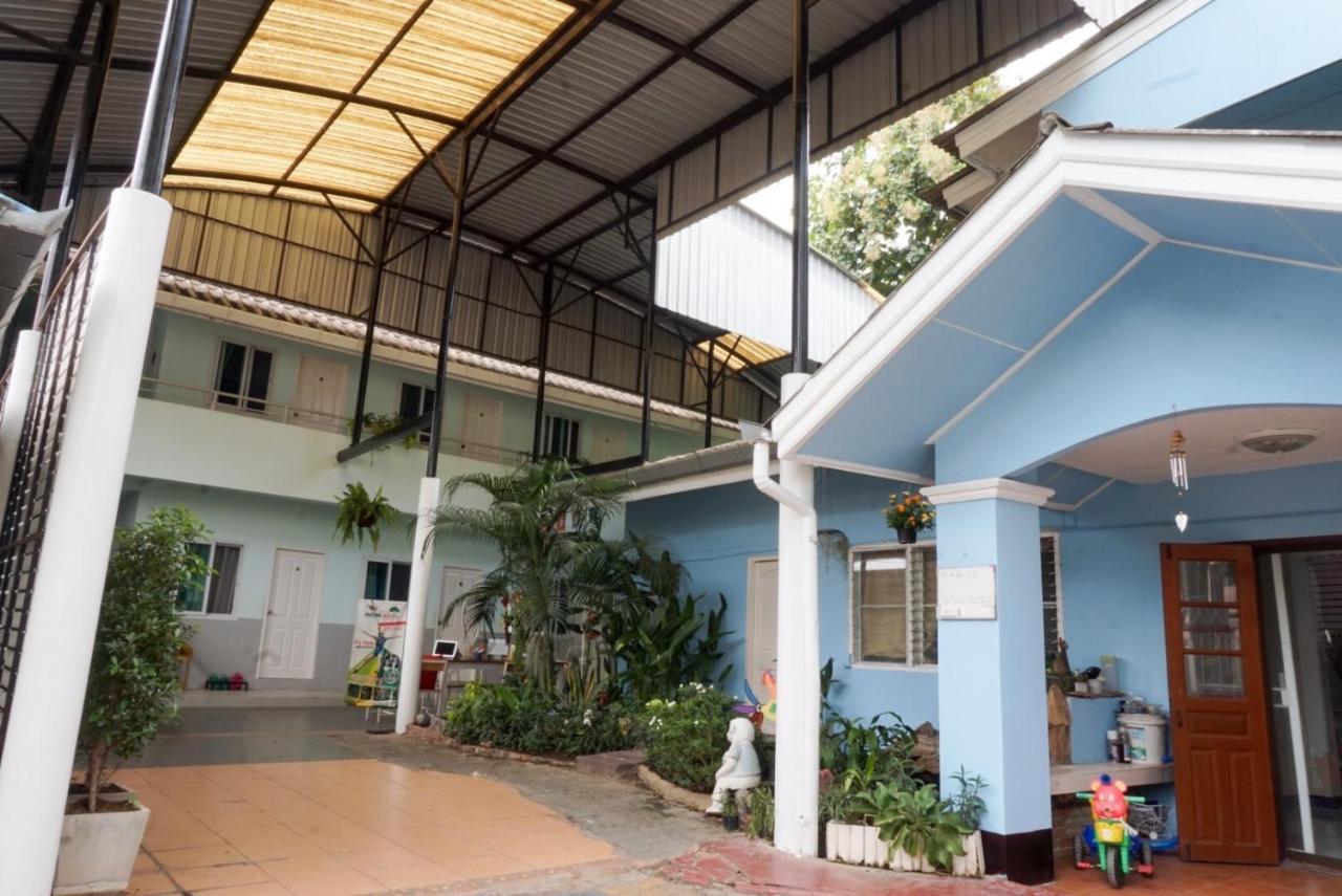 Chongrak Guesthouse Τσιάνγκ Μάι Εξωτερικό φωτογραφία