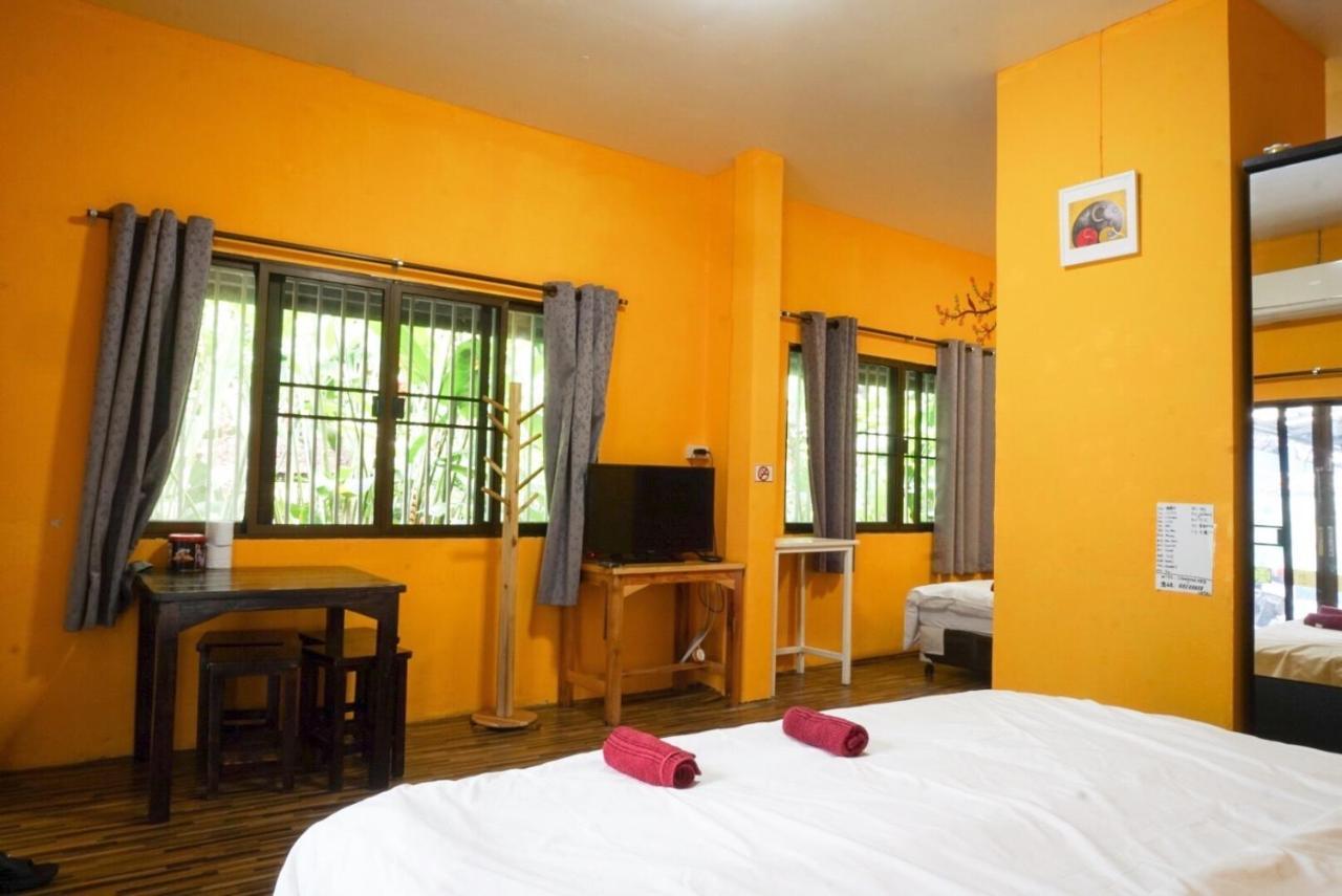 Chongrak Guesthouse Τσιάνγκ Μάι Εξωτερικό φωτογραφία