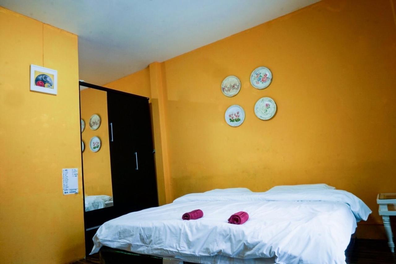 Chongrak Guesthouse Τσιάνγκ Μάι Εξωτερικό φωτογραφία